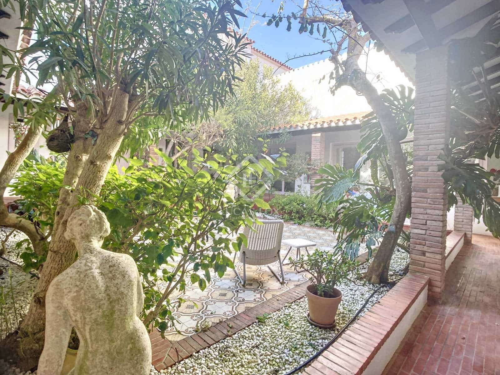 7 soverom Villa til salgs i Mahon / Mao med svømmebasseng garasje - € 1 975 000 (Ref: 7585579)