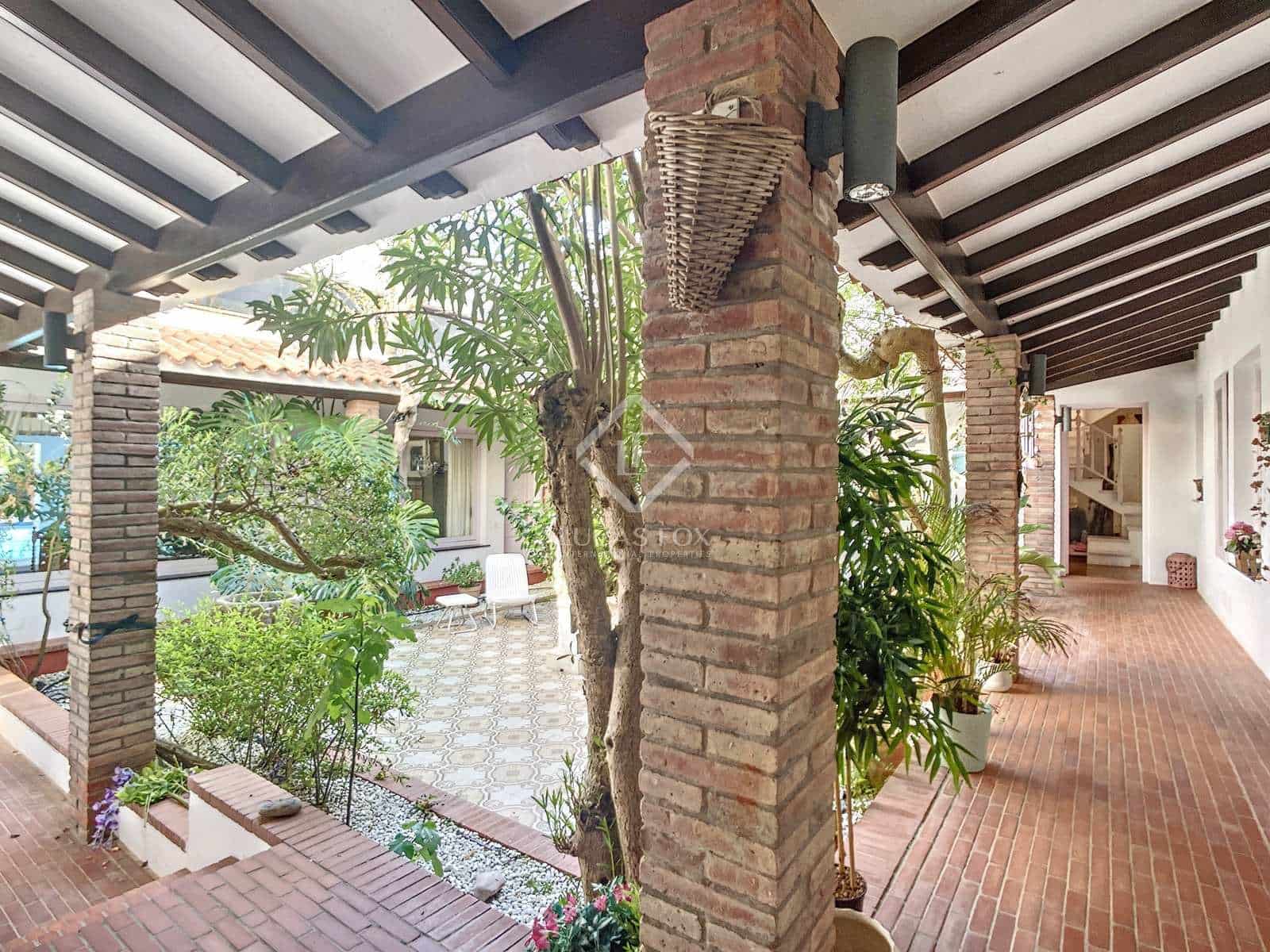 7 soverom Villa til salgs i Mahon / Mao med svømmebasseng garasje - € 1 975 000 (Ref: 7585579)