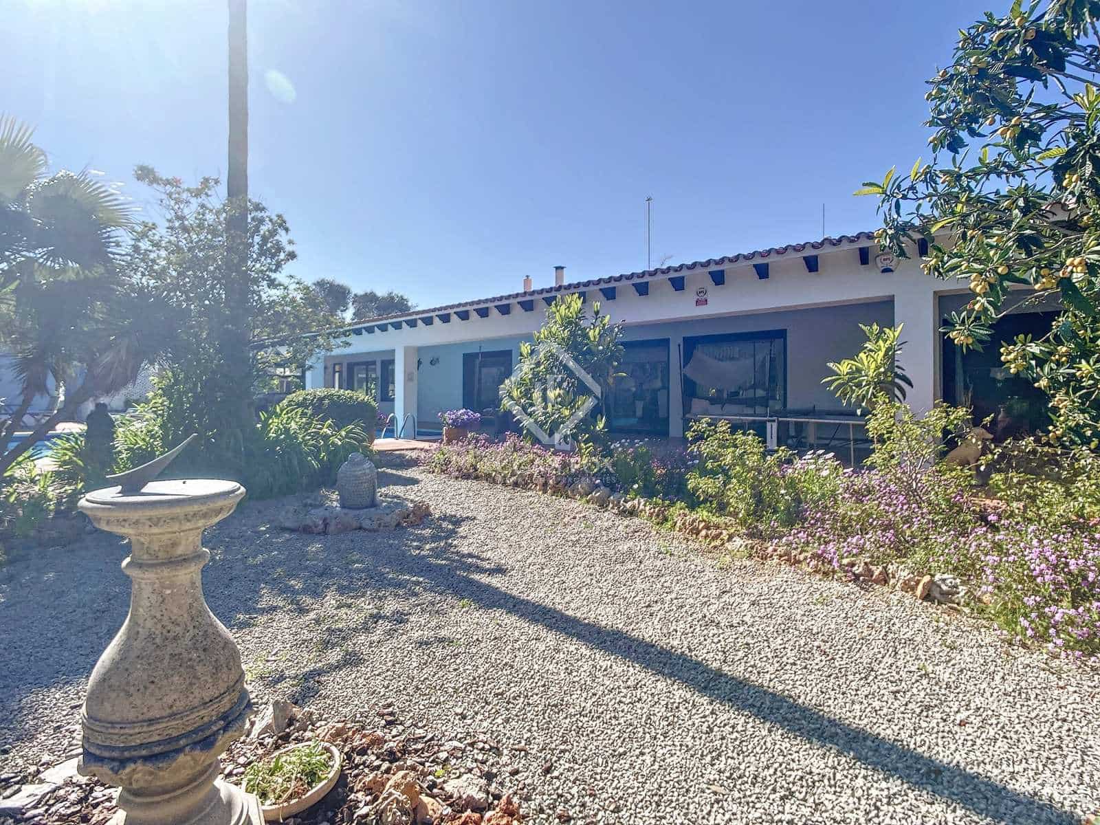 7 soverom Villa til salgs i Mahon / Mao med svømmebasseng garasje - € 1 975 000 (Ref: 7585579)