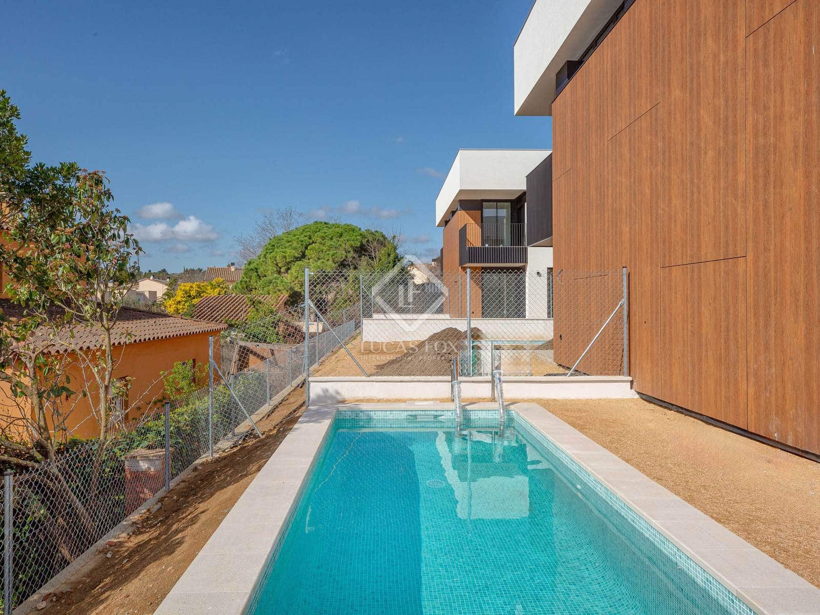 4 bedroom Villa for sale in Palamos with pool garage - € 745,000 (Ref: 7585585)
