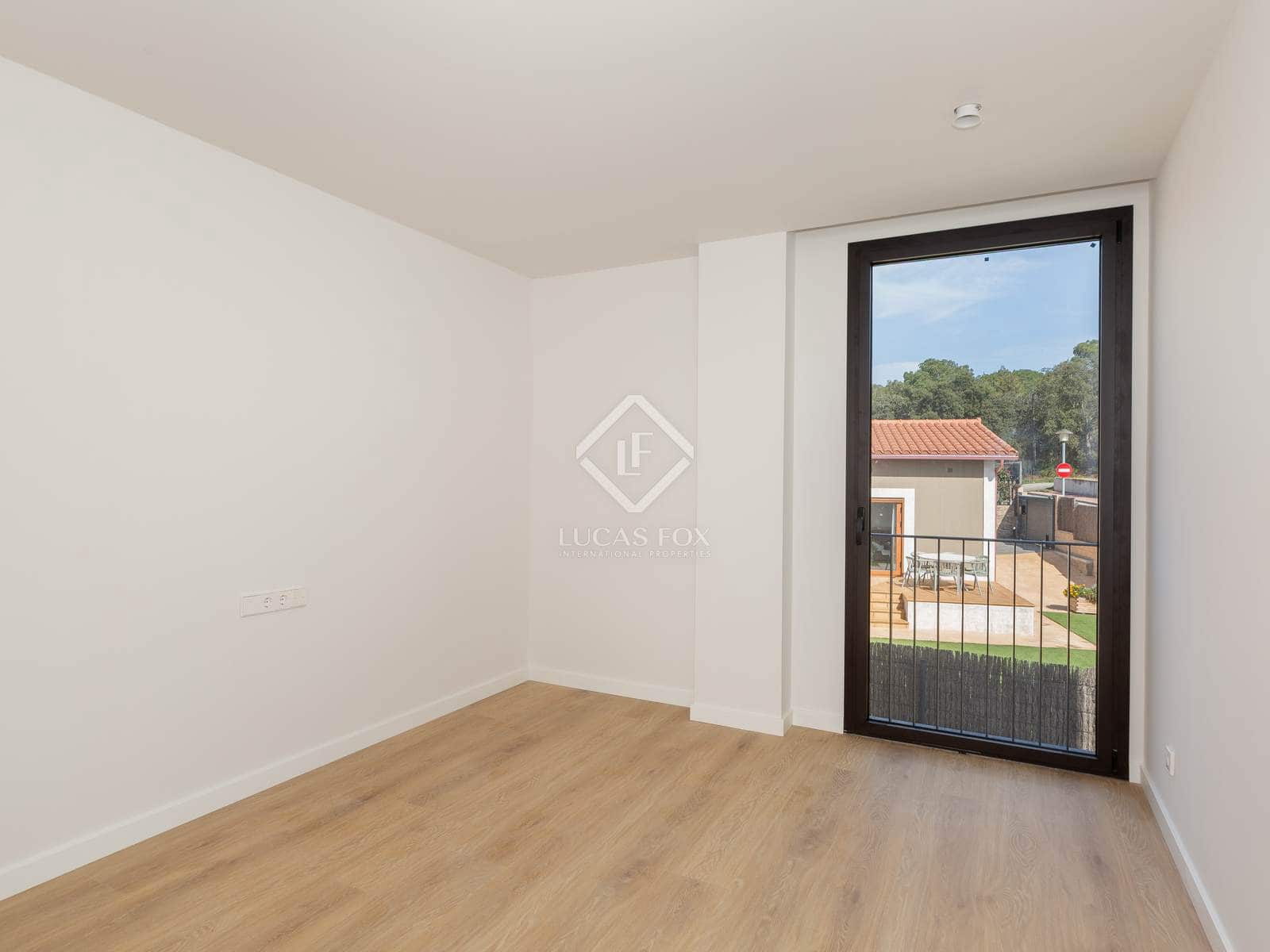 4 bedroom Villa for sale in Palamos with pool garage - € 745,000 (Ref: 7585585)