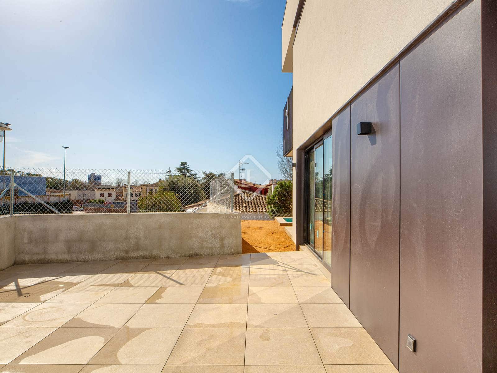 4 bedroom Villa for sale in Palamos with pool garage - € 745,000 (Ref: 7585585)