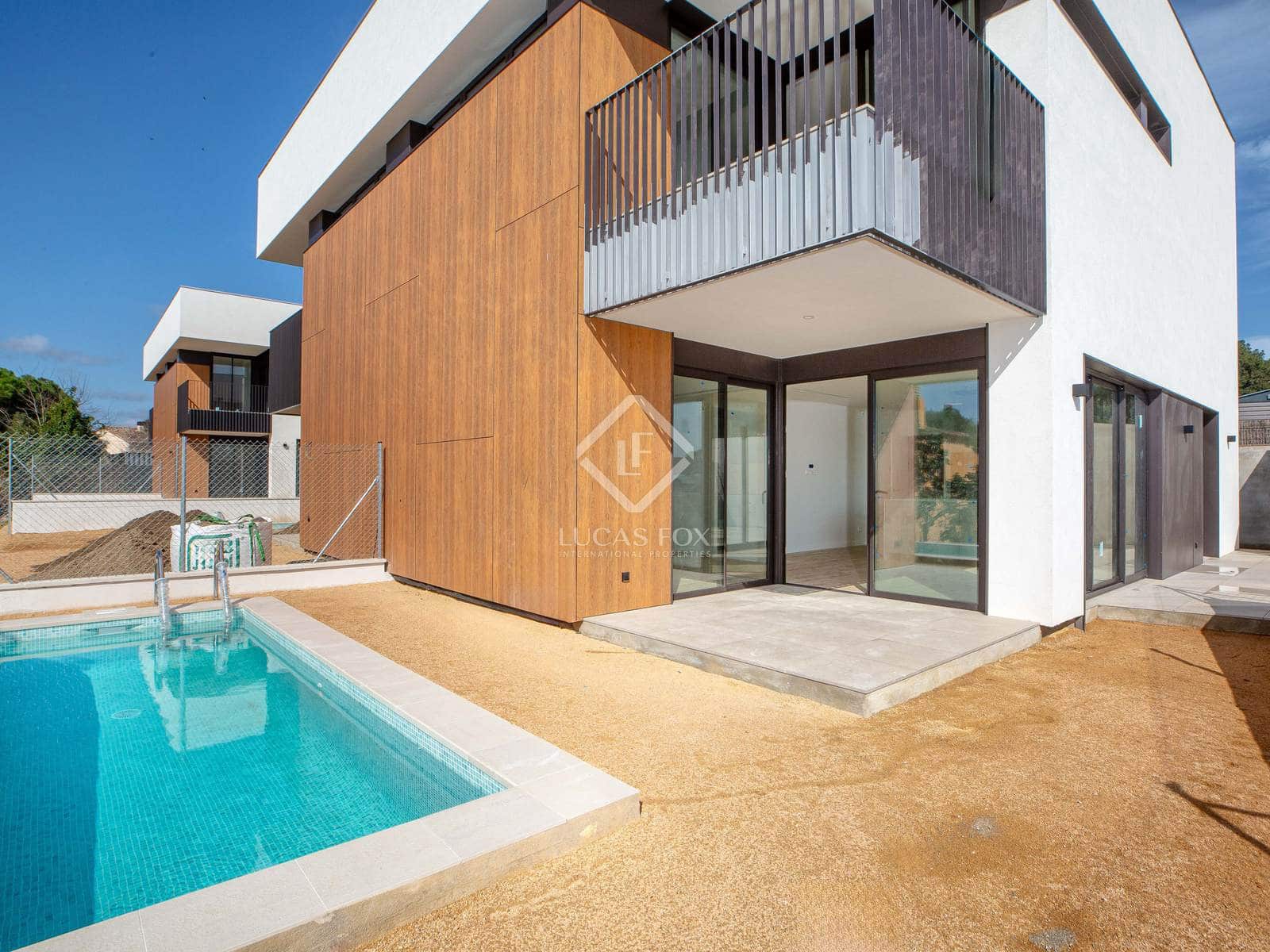 4 bedroom Villa for sale in Palamos with pool garage - € 745,000 (Ref: 7585585)