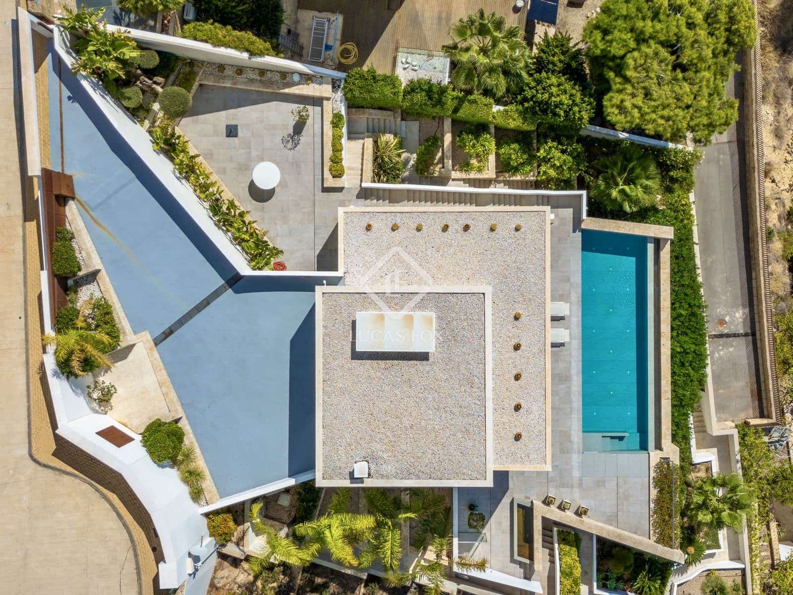 3 bedroom Villa for sale in Altea with pool garage - € 2,980,000 (Ref: 7593608)