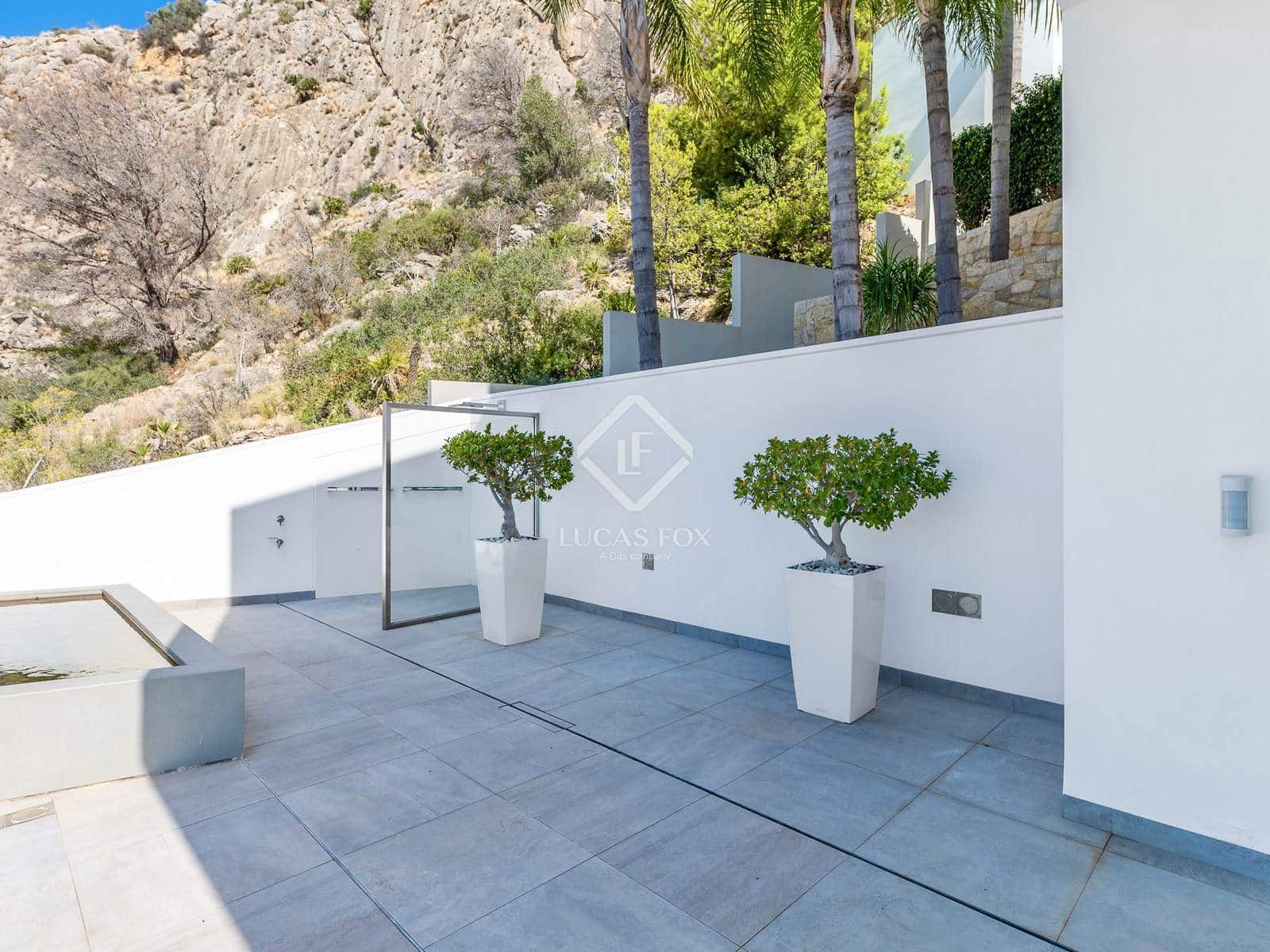 3 bedroom Villa for sale in Altea with pool garage - € 2,980,000 (Ref: 7593608)