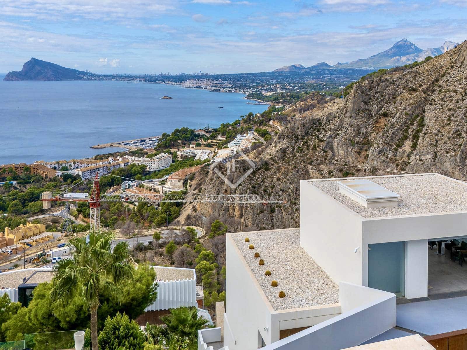 3 bedroom Villa for sale in Altea with pool garage - € 2,980,000 (Ref: 7593608)