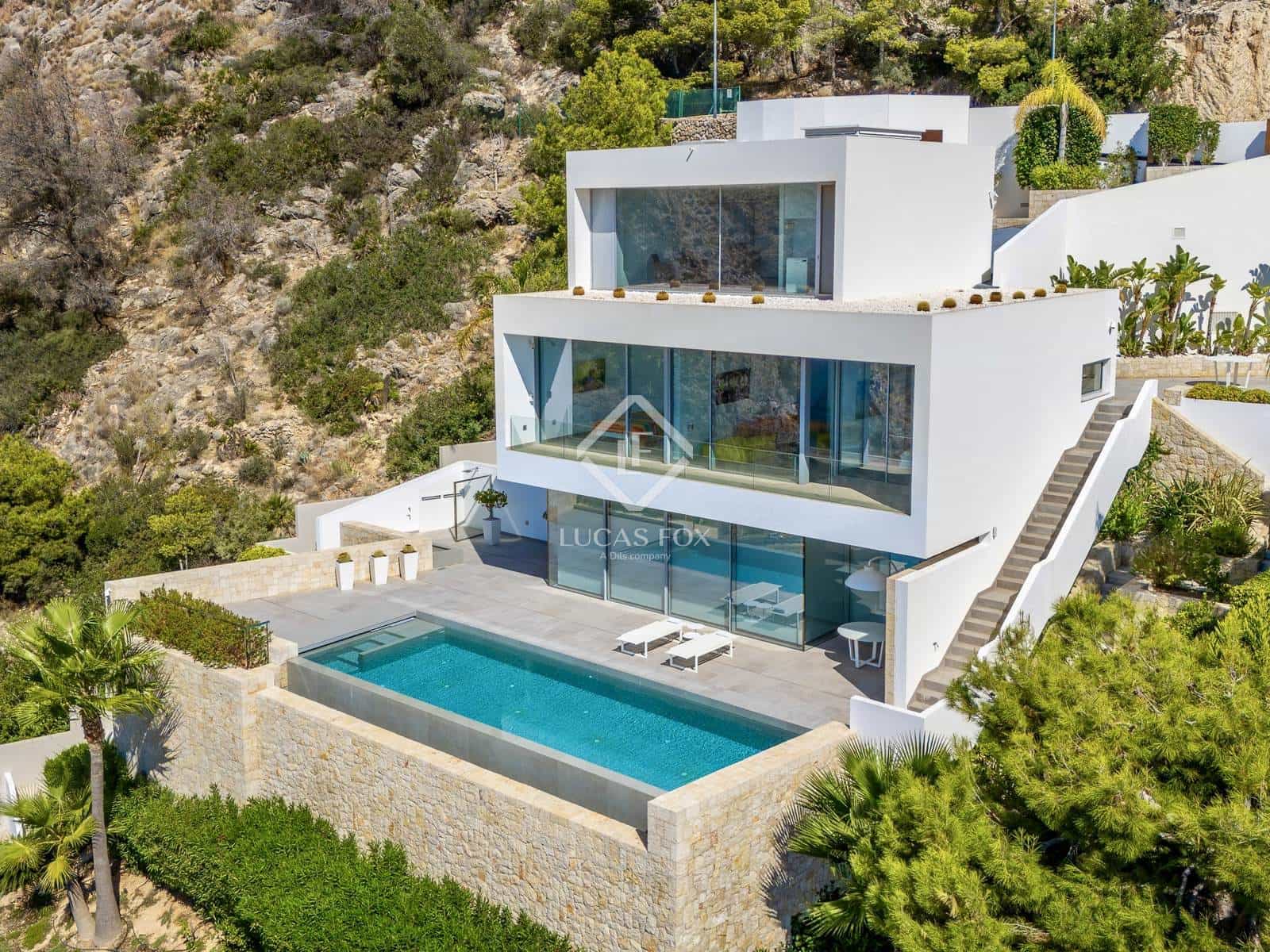 3 bedroom Villa for sale in Altea with pool garage - € 2,980,000 (Ref: 7593608)