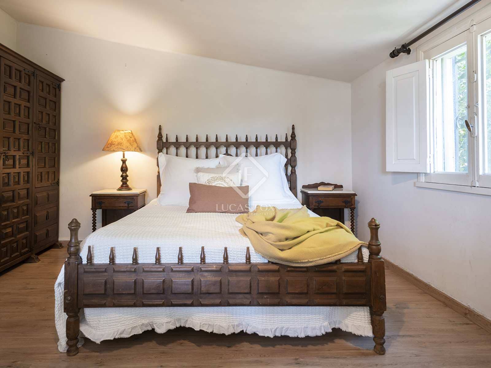 4 bedroom Villa for sale in Nigran with pool garage - € 800,000 (Ref: 7593623)