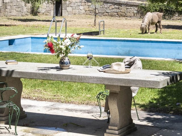 4 Zimmer Villa zu verkaufen in Nigrán mit Pool Garage - 800.000 € (Ref: 7593623)