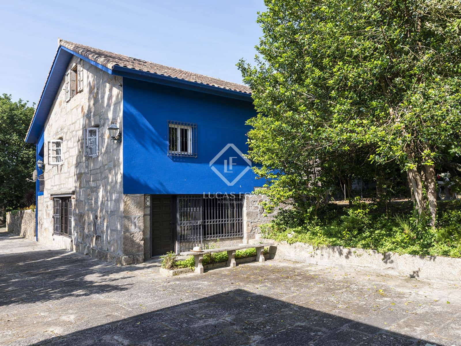 4 bedroom Villa for sale in Nigran with pool garage - € 800,000 (Ref: 7593623)