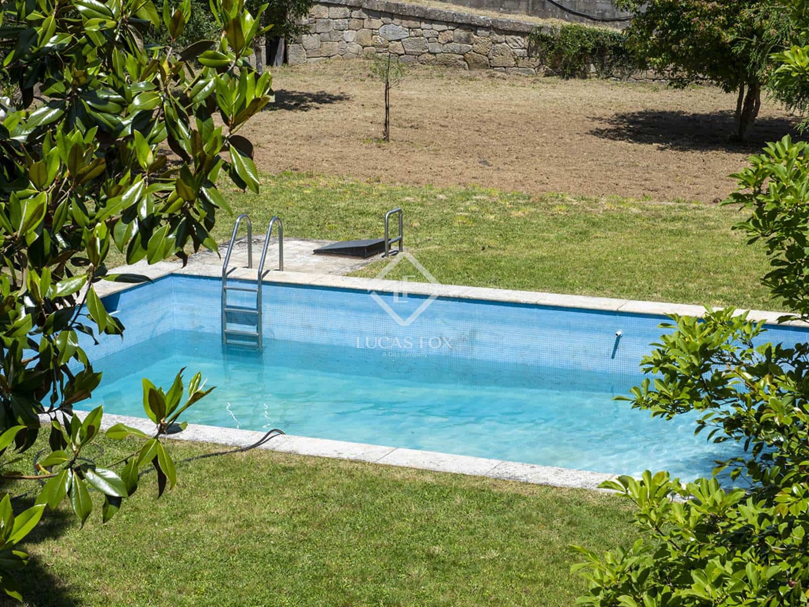 4 bedroom Villa for sale in Nigran with pool garage - € 800,000 (Ref: 7593623)