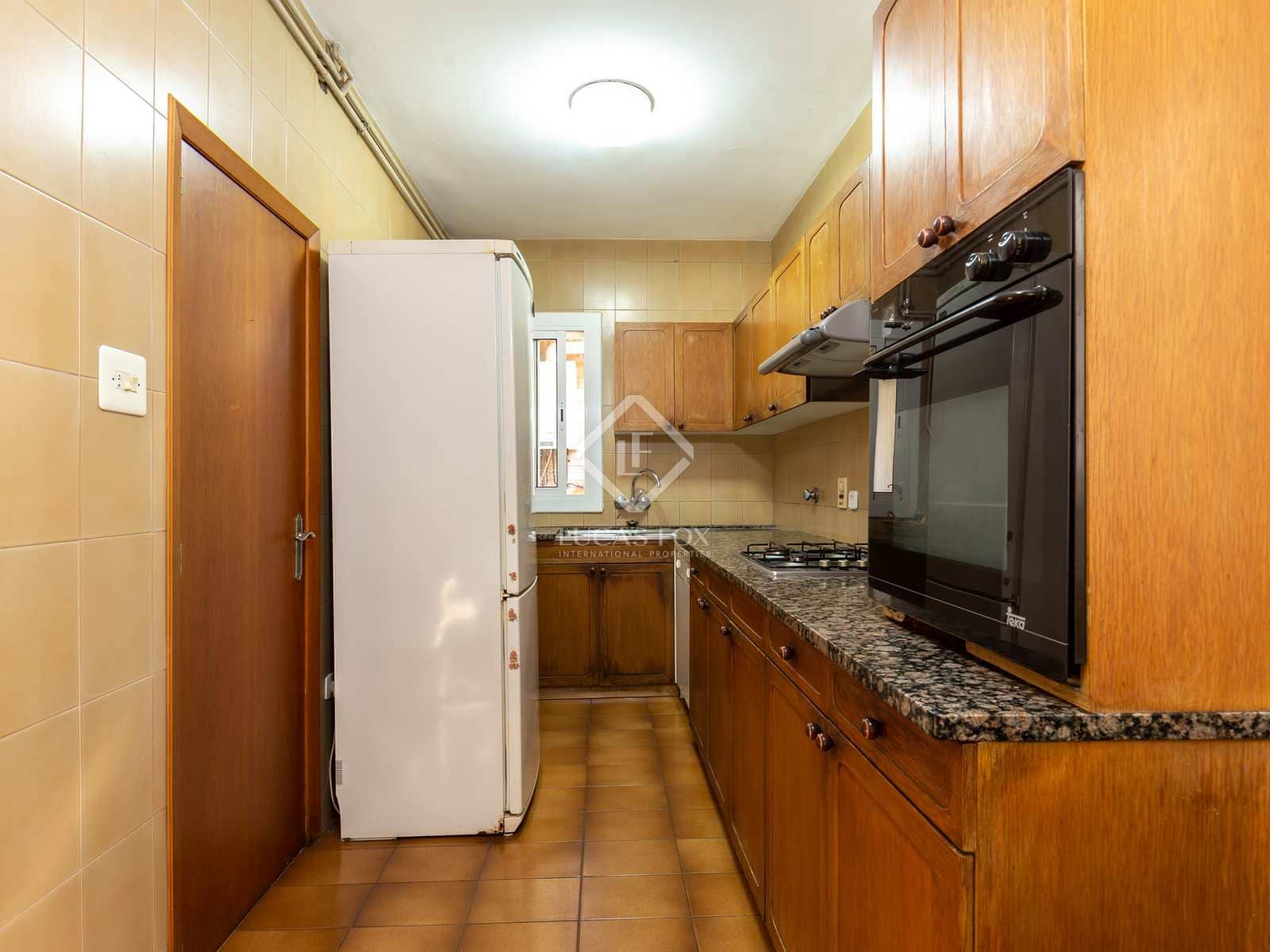 6 soveværelse Villa til salg i Esplugues de Llobregat med garage - € 1.200.000 (Ref: 7597156)