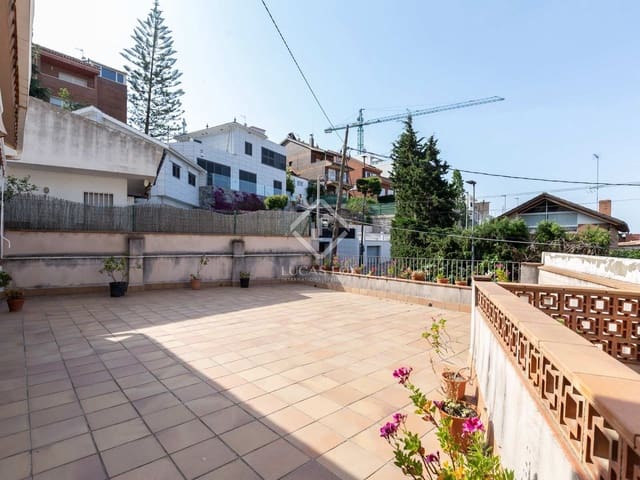 6 soveværelse Villa til salg i Esplugues de Llobregat med garage - € 1.200.000 (Ref: 7597156)