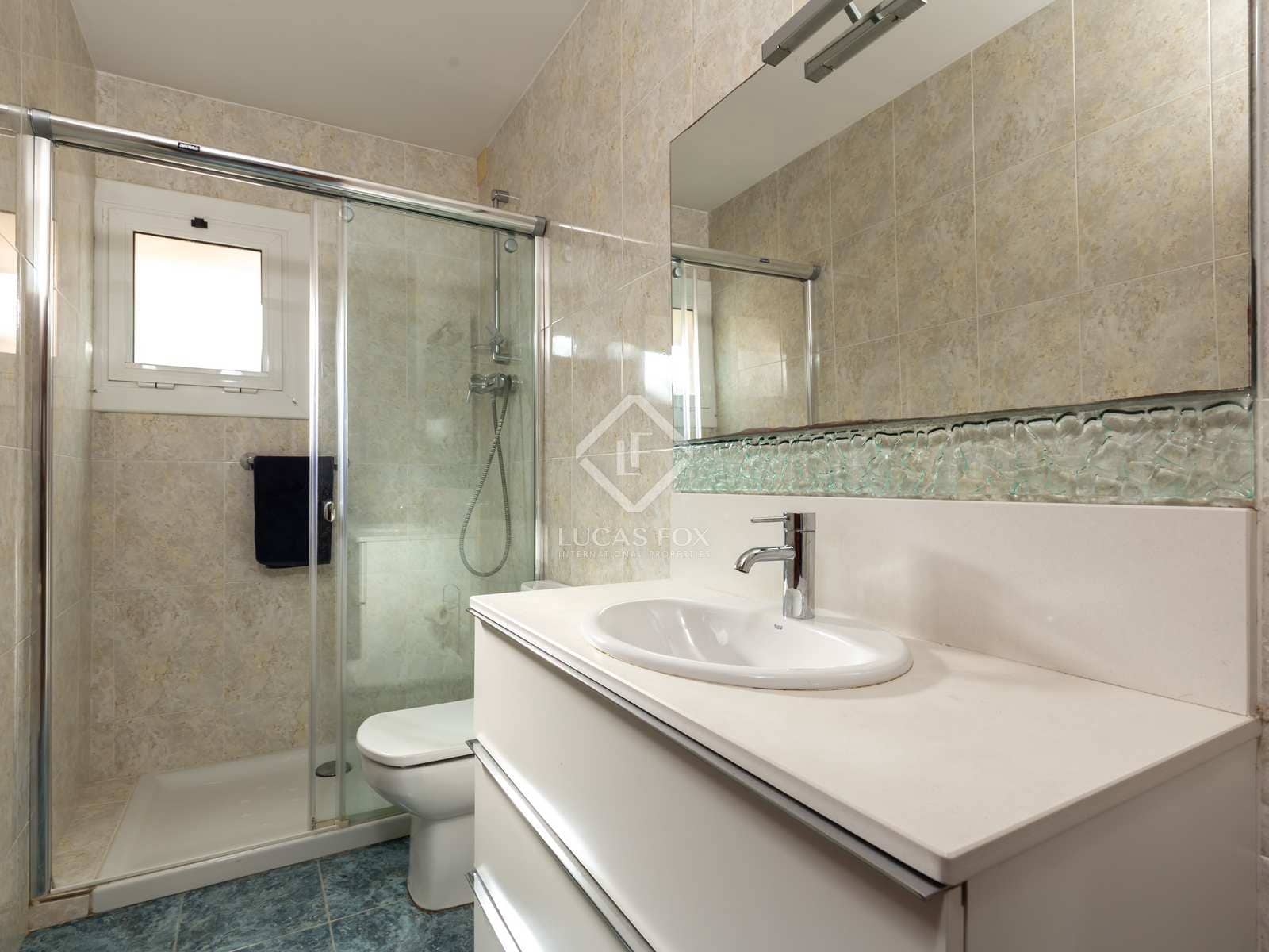 6 soveværelse Villa til salg i Esplugues de Llobregat med garage - € 1.200.000 (Ref: 7597156)