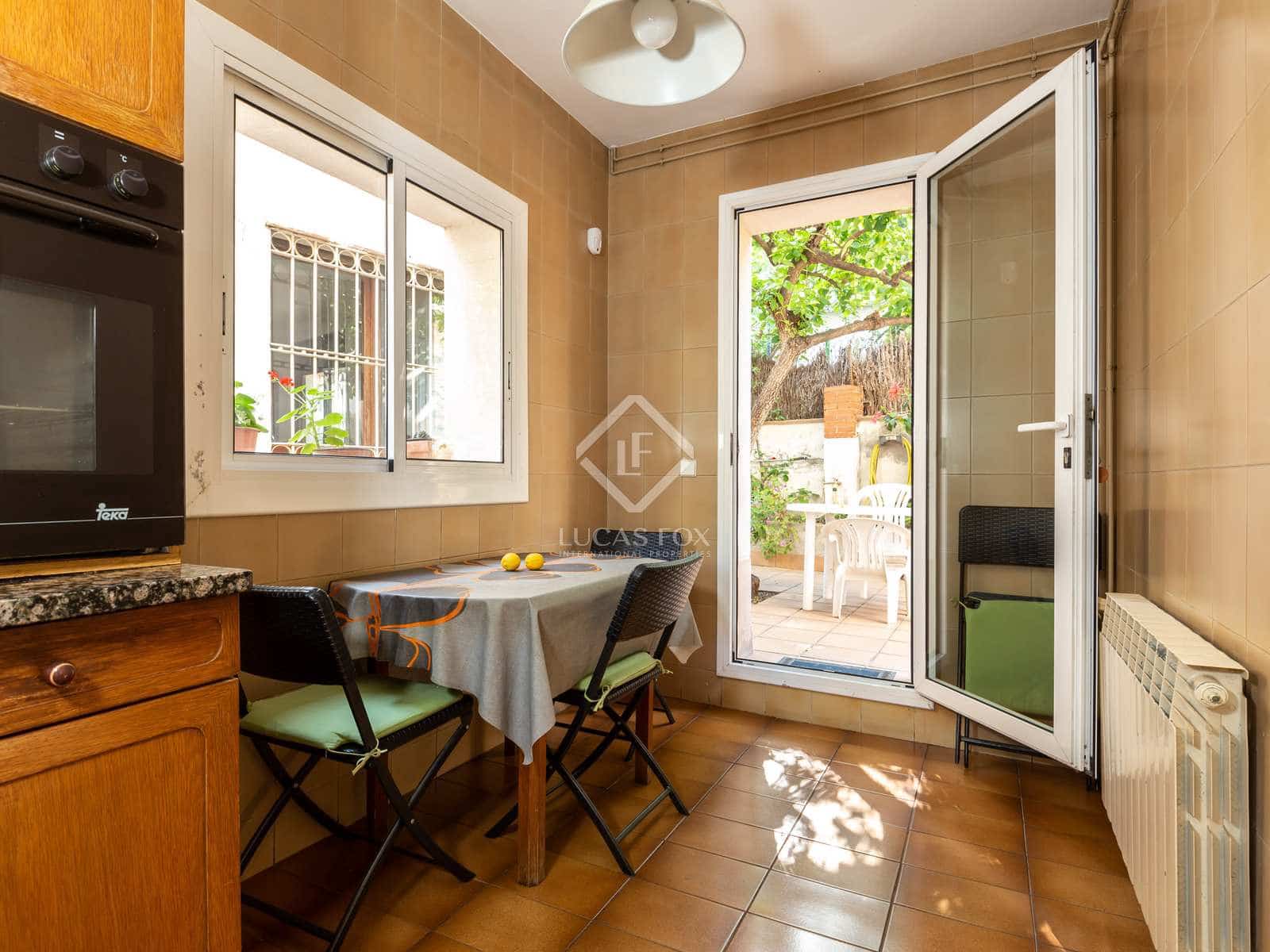 6 soveværelse Villa til salg i Esplugues de Llobregat med garage - € 1.200.000 (Ref: 7597156)