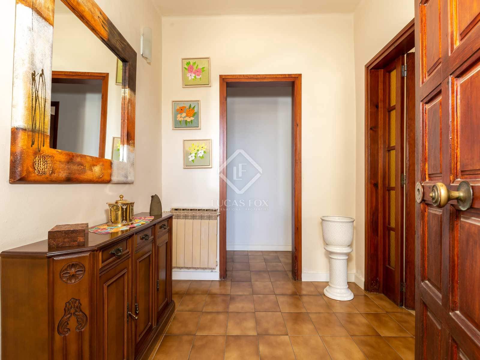 6 soveværelse Villa til salg i Esplugues de Llobregat med garage - € 1.200.000 (Ref: 7597156)