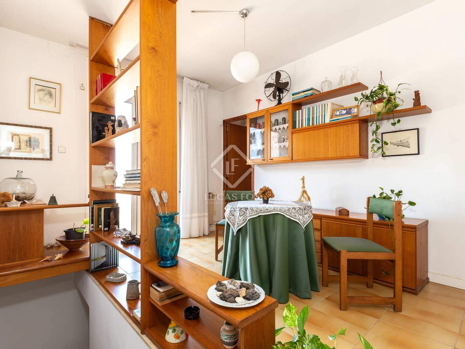 6 soveværelse Villa til salg i Esplugues de Llobregat med garage - € 1.200.000 (Ref: 7597156)