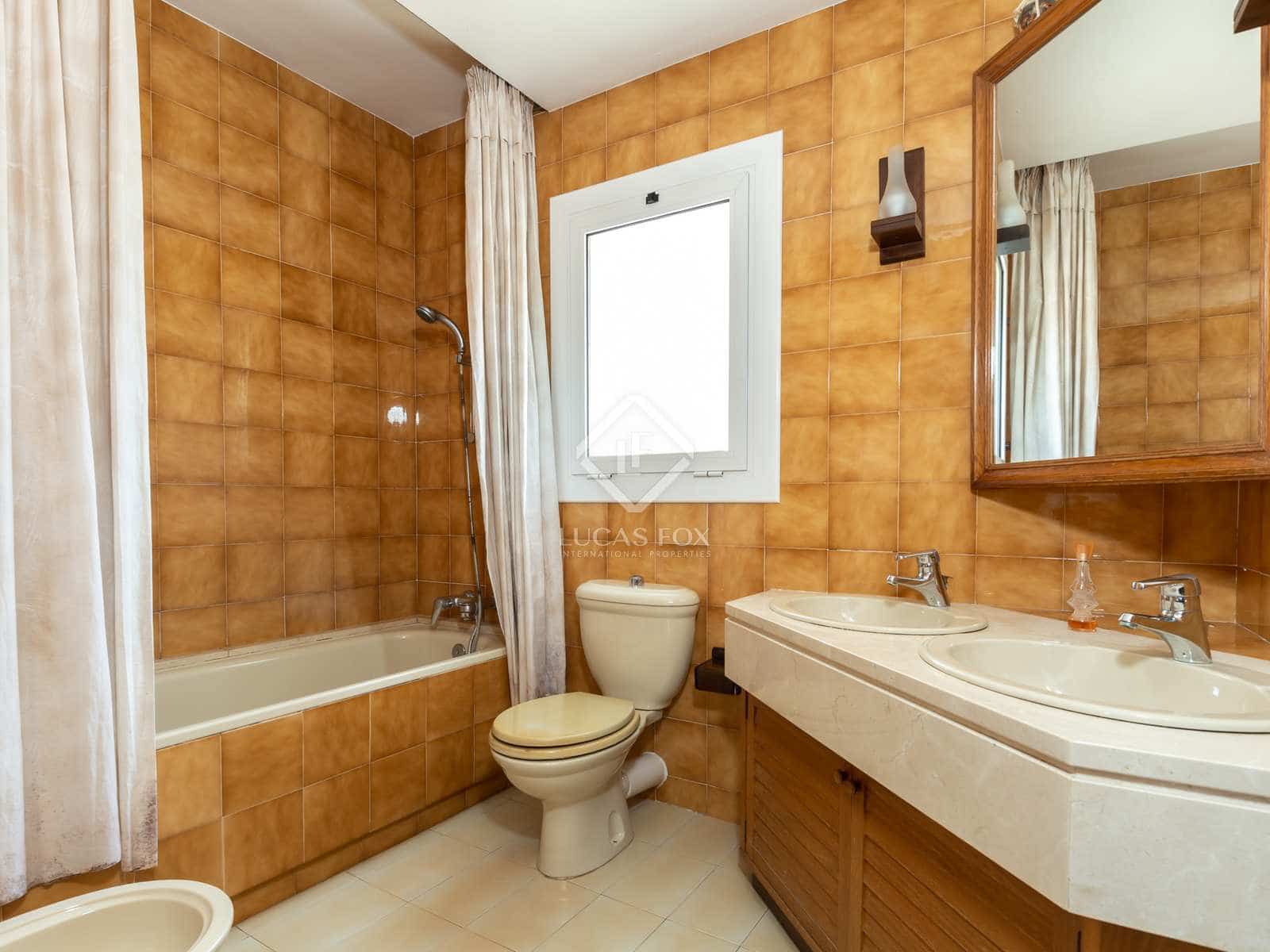 6 soveværelse Villa til salg i Esplugues de Llobregat med garage - € 1.200.000 (Ref: 7597156)