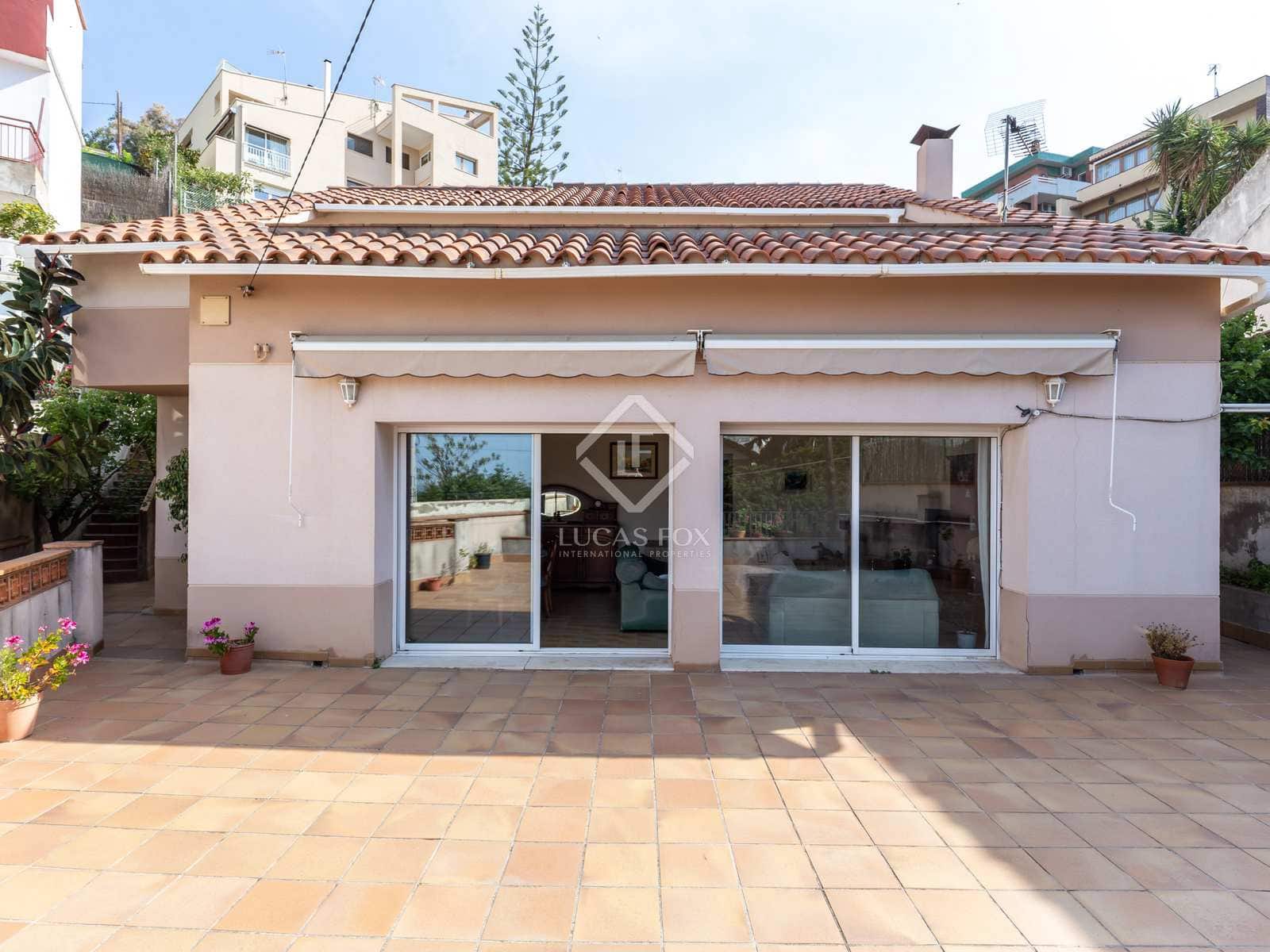 6 soveværelse Villa til salg i Esplugues de Llobregat med garage - € 1.200.000 (Ref: 7597156)