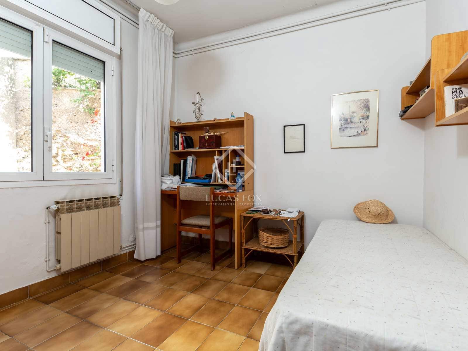 6 soveværelse Villa til salg i Esplugues de Llobregat med garage - € 1.200.000 (Ref: 7597156)