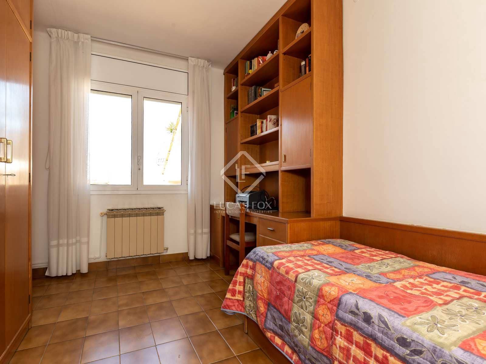 6 soveværelse Villa til salg i Esplugues de Llobregat med garage - € 1.200.000 (Ref: 7597156)