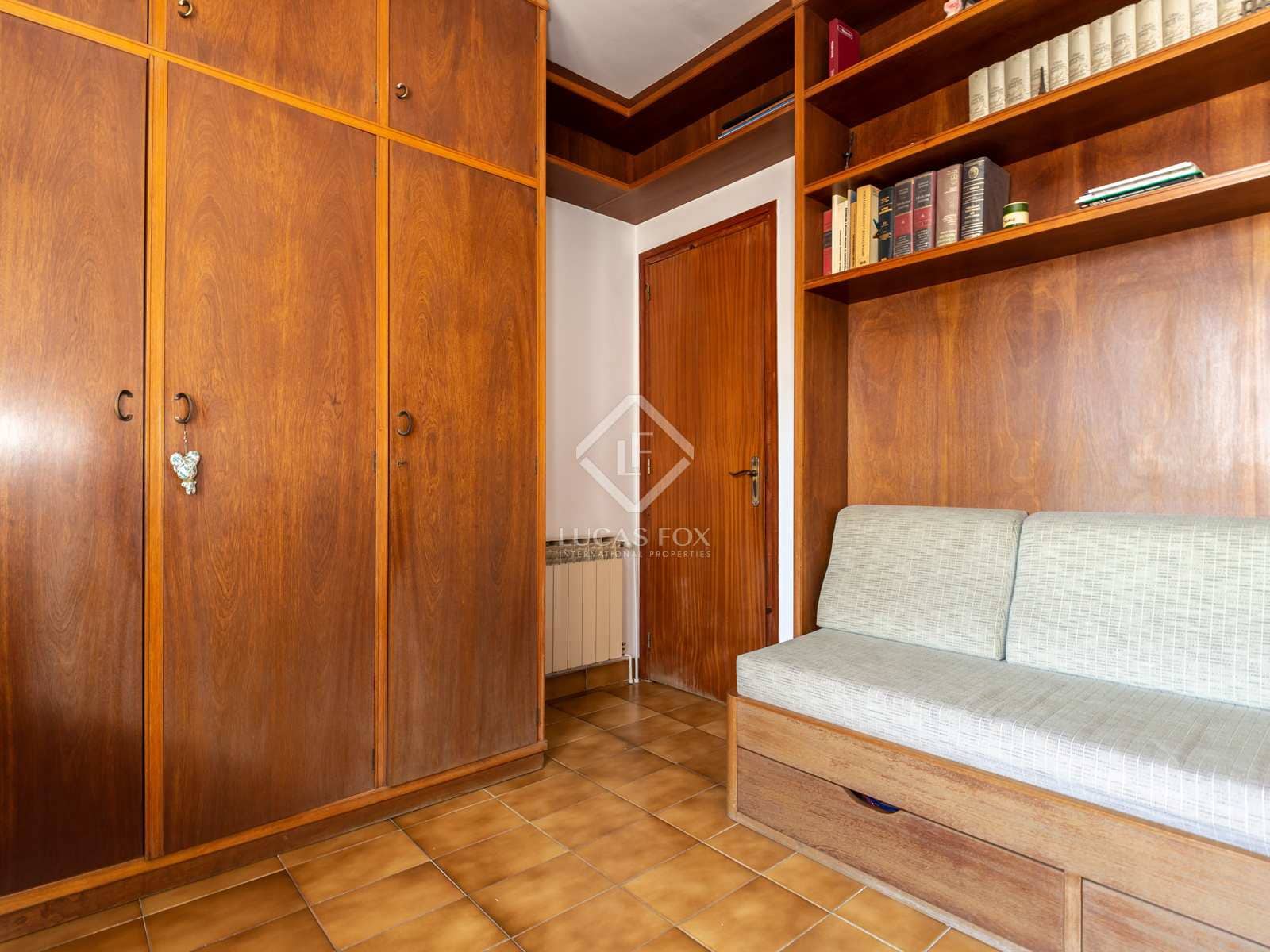 6 soveværelse Villa til salg i Esplugues de Llobregat med garage - € 1.200.000 (Ref: 7597156)