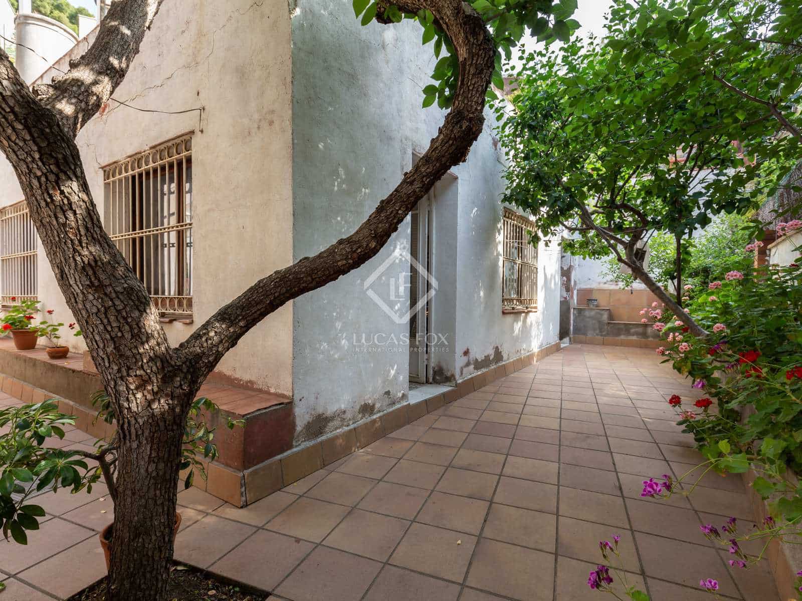 6 soveværelse Villa til salg i Esplugues de Llobregat med garage - € 1.200.000 (Ref: 7597156)