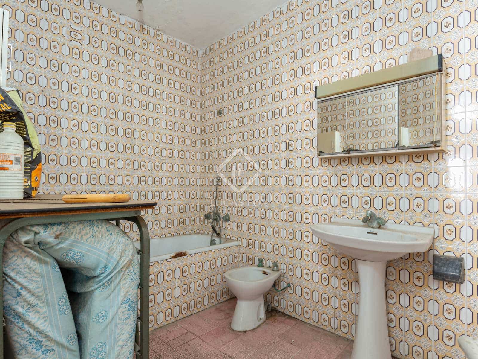 6 soveværelse Villa til salg i Esplugues de Llobregat med garage - € 1.200.000 (Ref: 7597156)