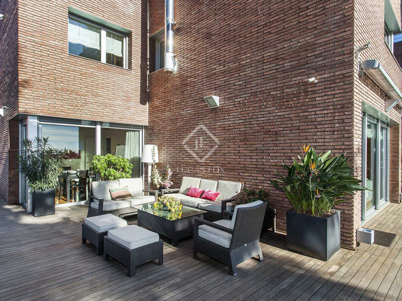 6 sypialnia Willa do wynajęcia w Miasto Barcelona z basenem garażem - 9 900 € (Ref: 7601033)