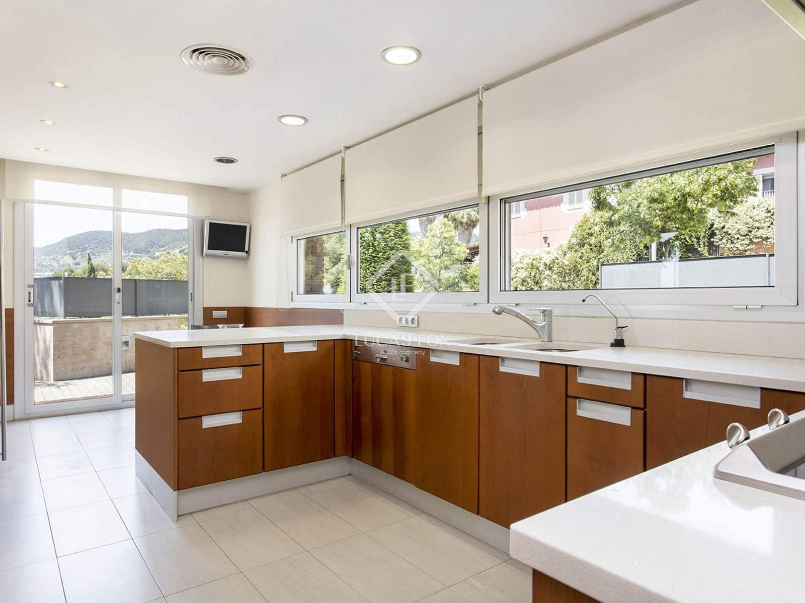 6 sypialnia Willa do wynajęcia w Miasto Barcelona z basenem garażem - 9 900 € (Ref: 7601033)