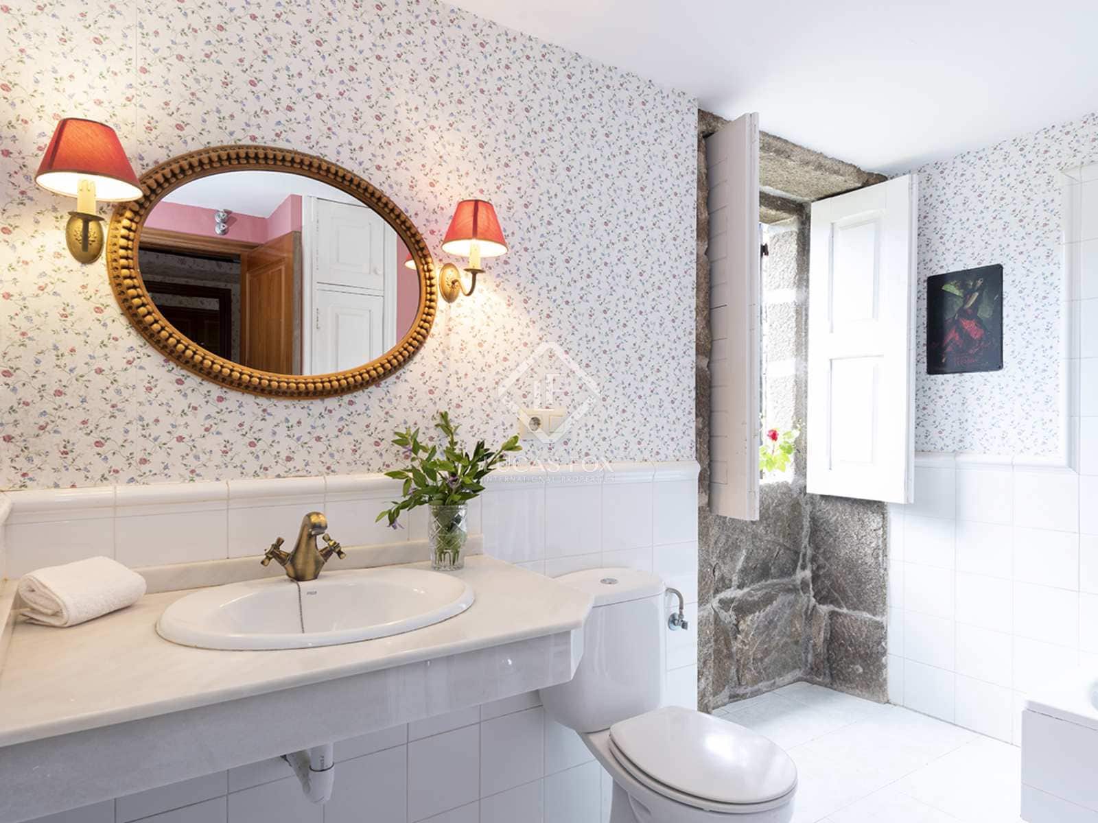 9 soverom Villa til salgs i Mondariz med svømmebasseng garasje - € 685 000 (Ref: 7603139)