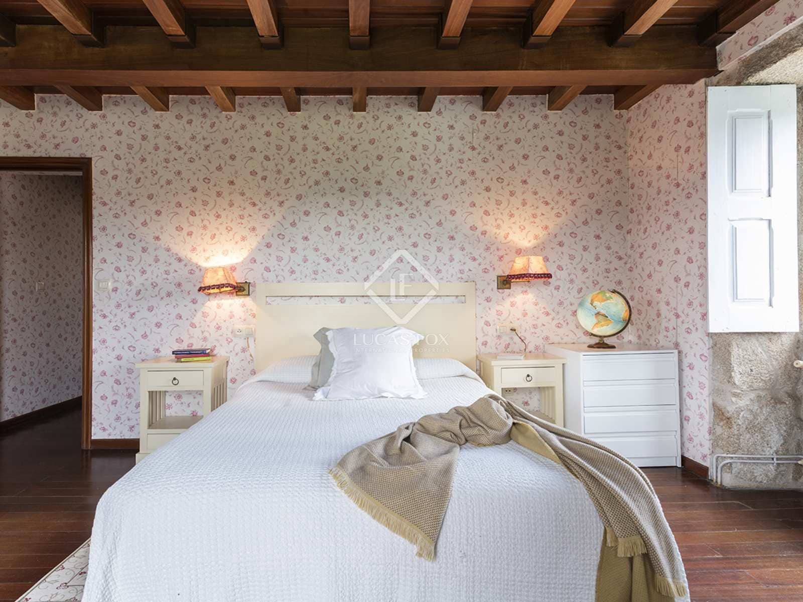 9 soverom Villa til salgs i Mondariz med svømmebasseng garasje - € 685 000 (Ref: 7603139)