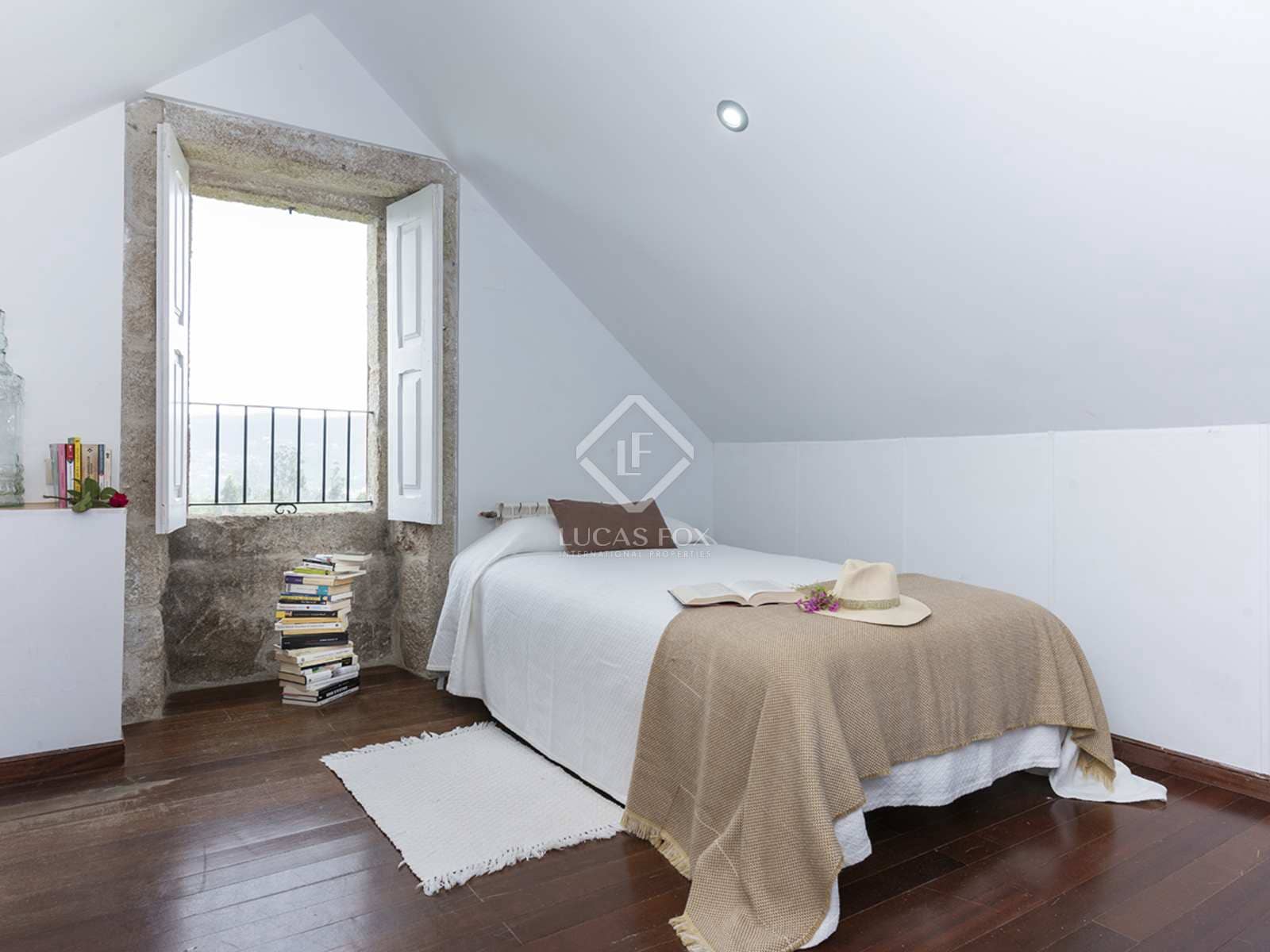 9 soverom Villa til salgs i Mondariz med svømmebasseng garasje - € 685 000 (Ref: 7603139)