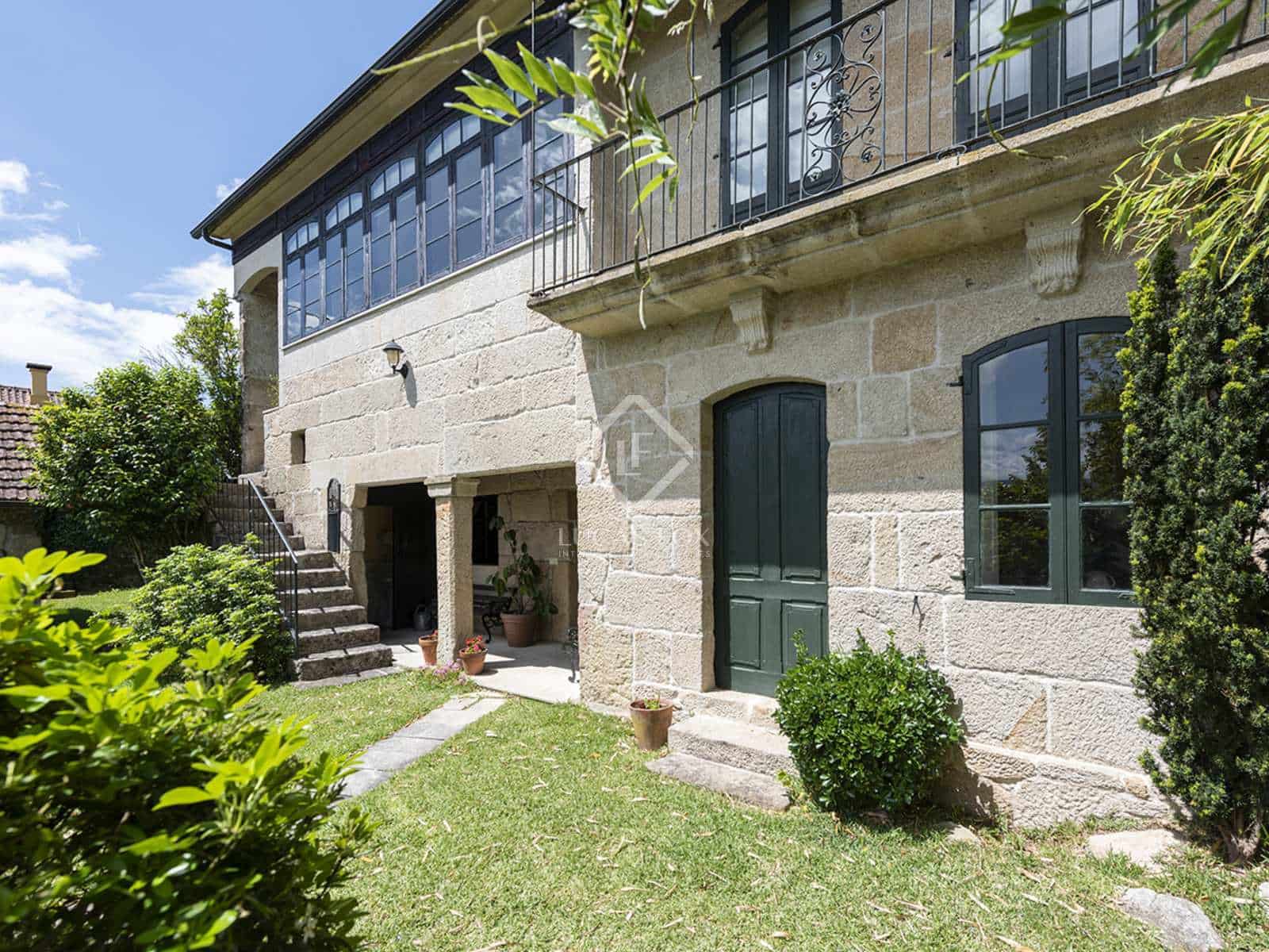 9 soverom Villa til salgs i Mondariz med svømmebasseng garasje - € 685 000 (Ref: 7603139)