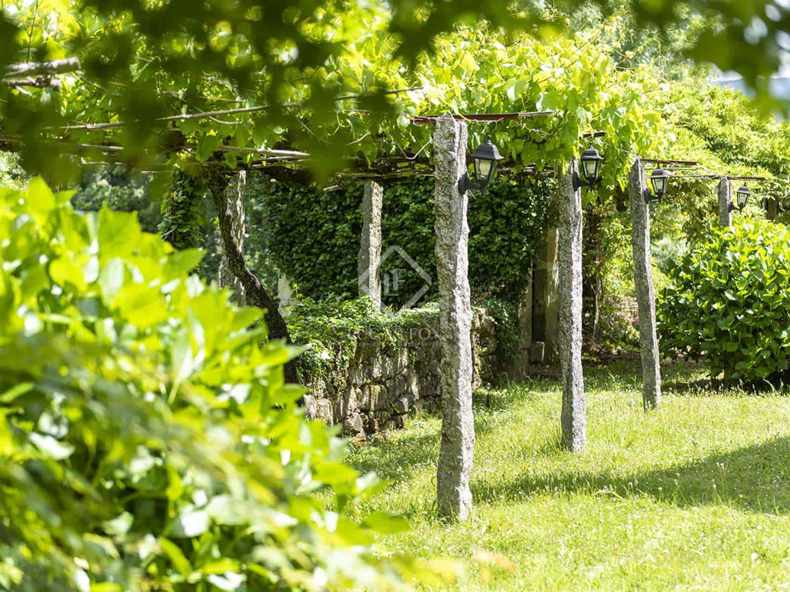 9 soverom Villa til salgs i Mondariz med svømmebasseng garasje - € 685 000 (Ref: 7603139)