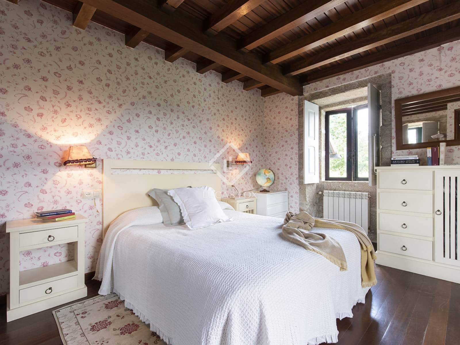 9 soverom Villa til salgs i Mondariz med svømmebasseng garasje - € 685 000 (Ref: 7603139)