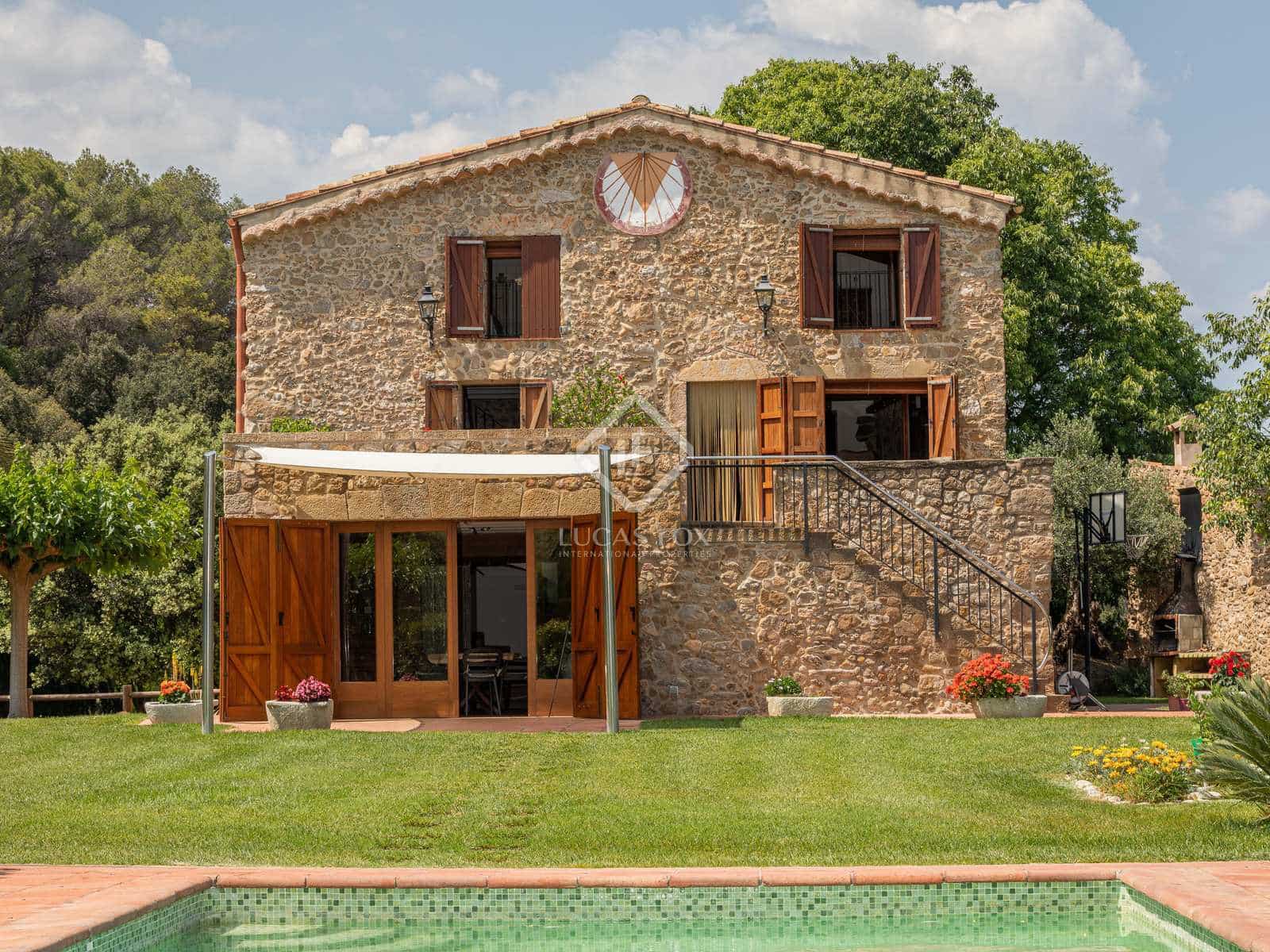 5 chambre Finca/Maison de Campagne à vendre à Llado avec piscine - 900 000 € (Ref: 7615132)