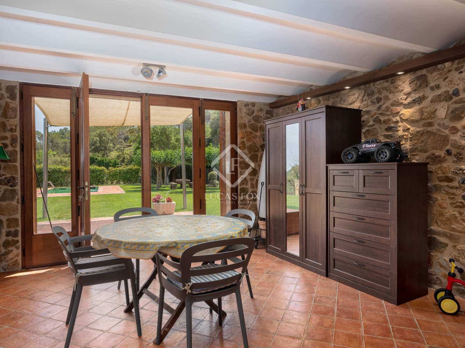 5 chambre Finca/Maison de Campagne à vendre à Llado avec piscine - 900 000 € (Ref: 7615132)