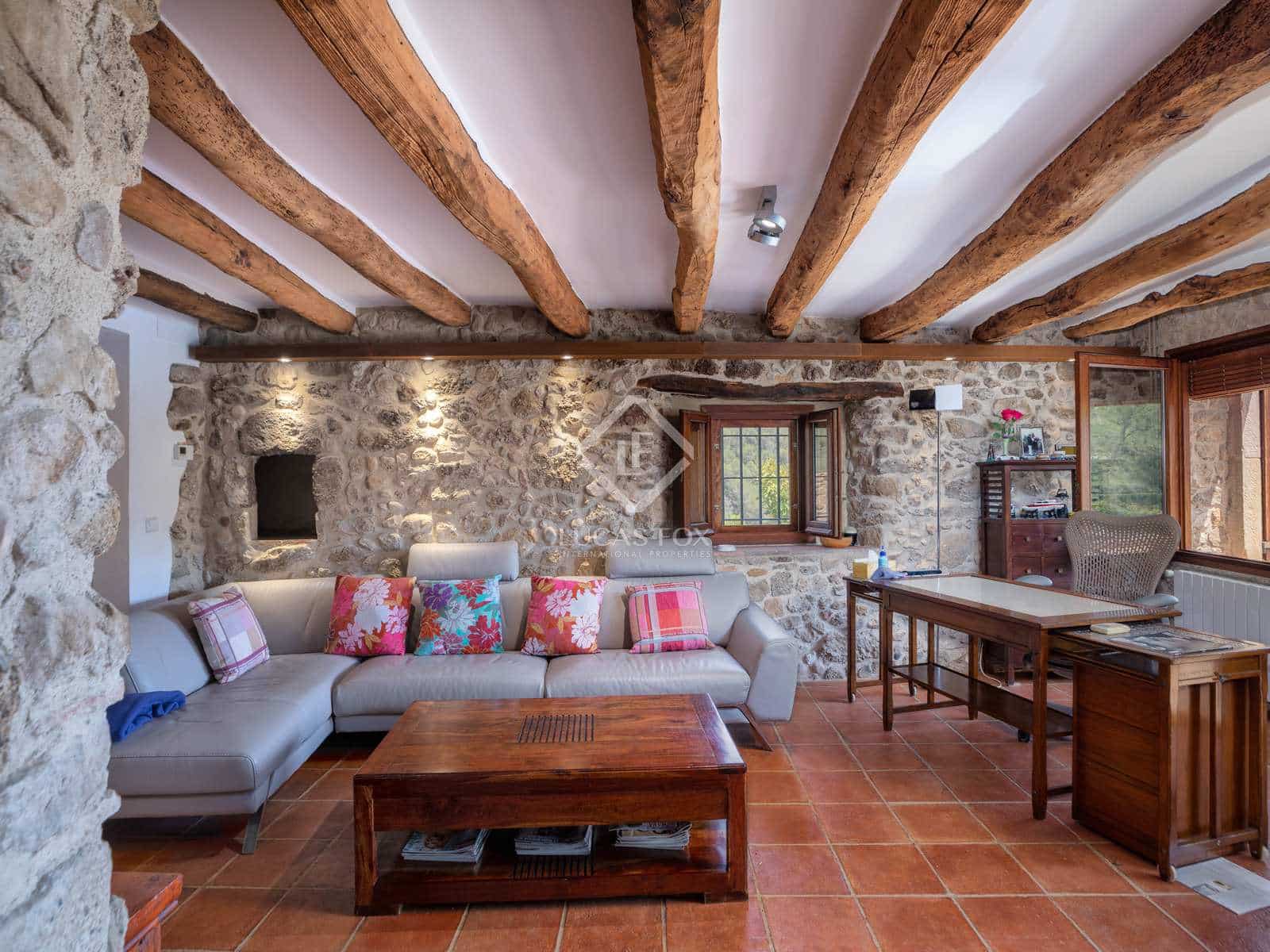 5 chambre Finca/Maison de Campagne à vendre à Llado avec piscine - 900 000 € (Ref: 7615132)