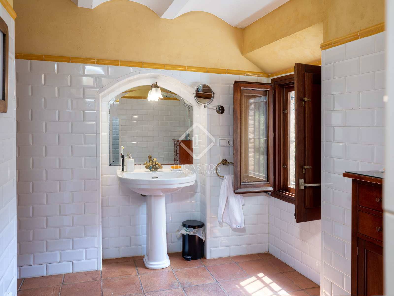 5 chambre Finca/Maison de Campagne à vendre à Llado avec piscine - 900 000 € (Ref: 7615132)