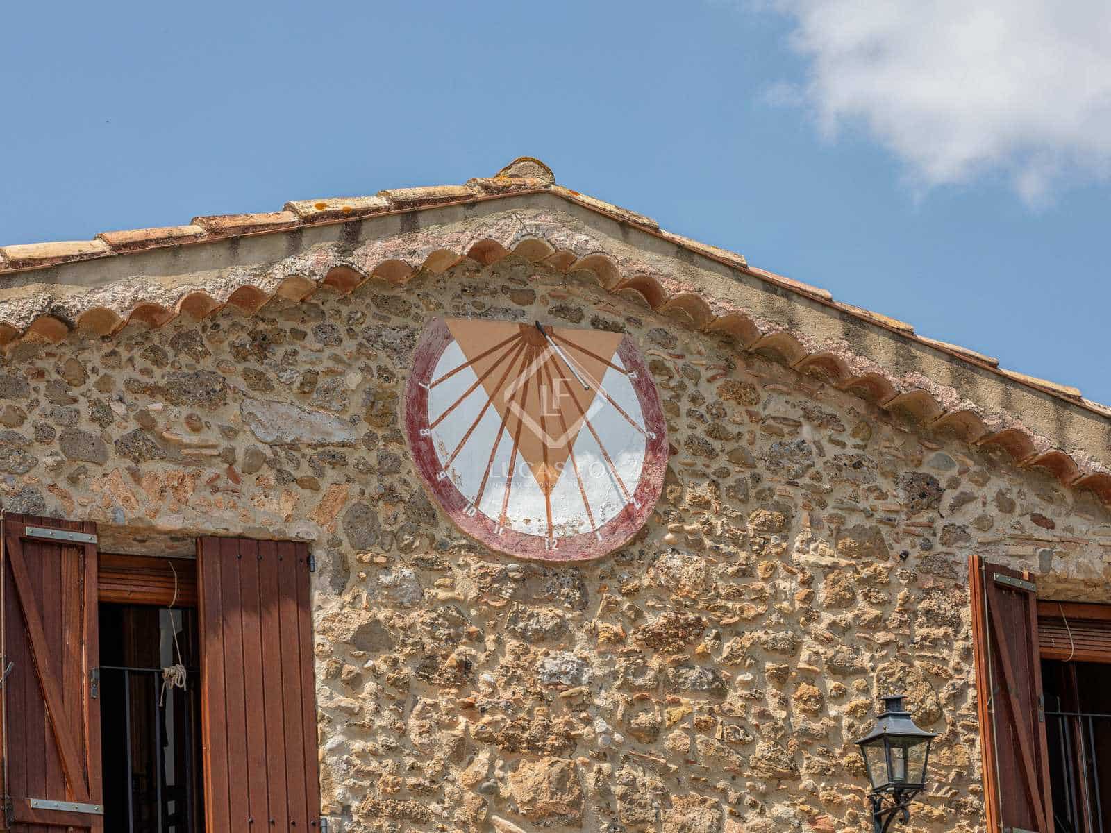 5 chambre Finca/Maison de Campagne à vendre à Llado avec piscine - 900 000 € (Ref: 7615132)