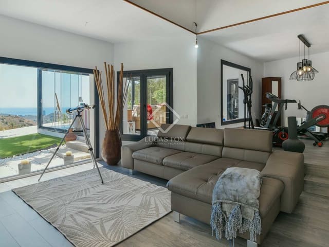 4 slaapkamer Villa te koop in Málaga stad met zwembad garage - € 1.500.000 (Ref: 7615136)