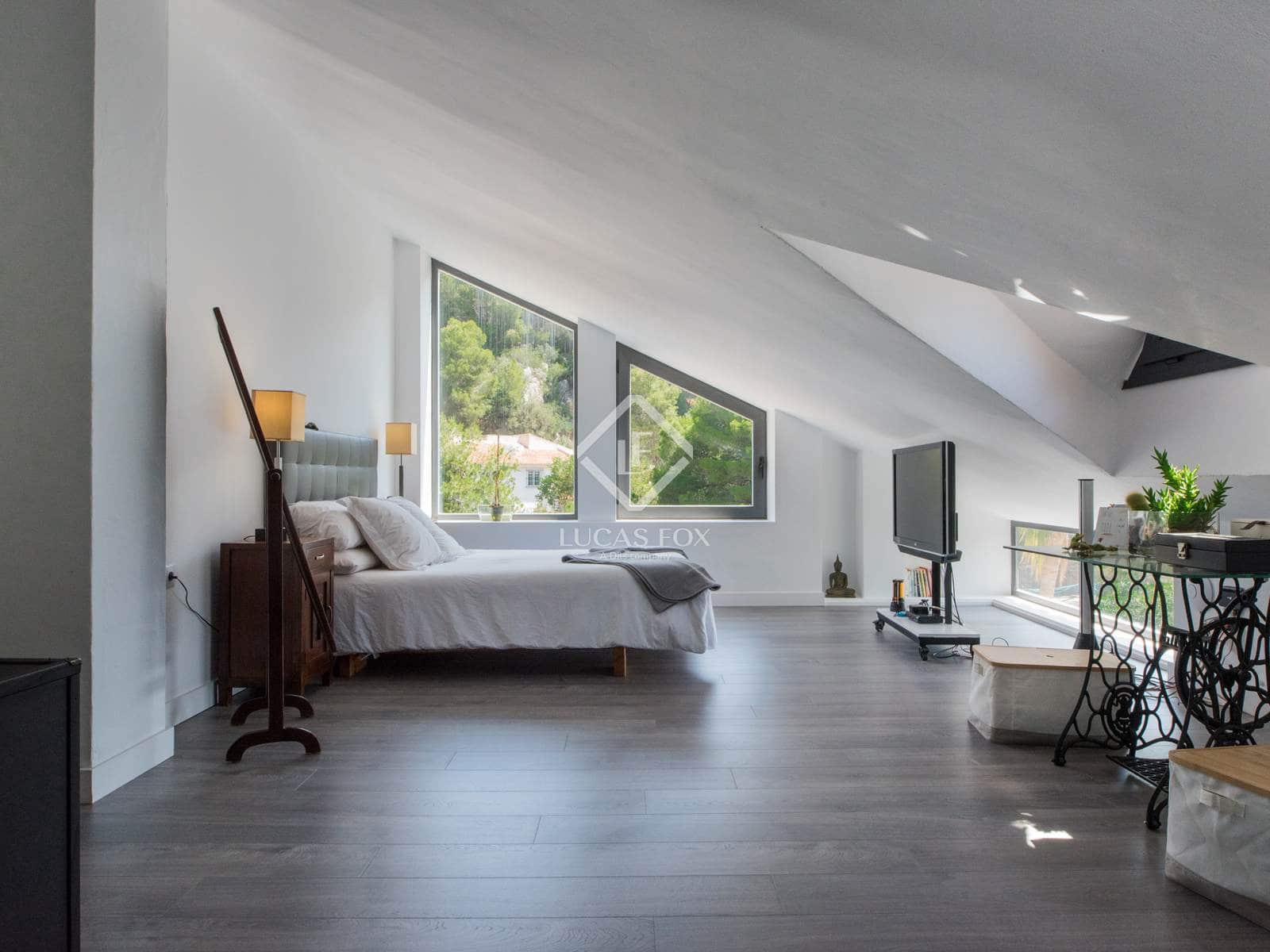 4 slaapkamer Villa te koop in Malaga stad met zwembad garage - € 1.500.000 (Ref: 7615136)