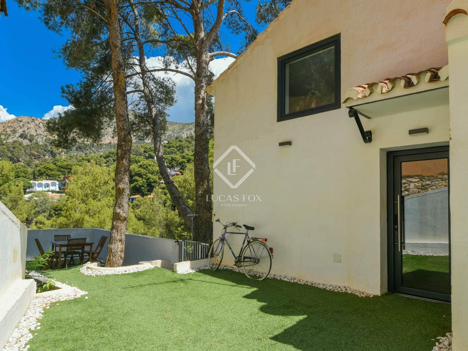 4 slaapkamer Villa te koop in Malaga stad met zwembad garage - € 1.500.000 (Ref: 7615136)