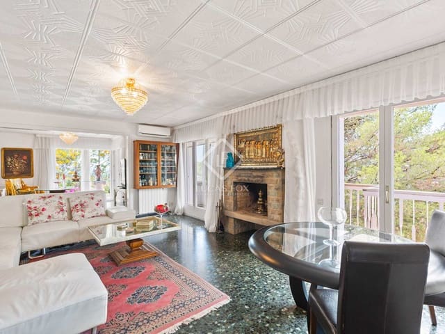 5 bedroom Villa for sale in Castelldefels with pool garage - € 1,390,000 (Ref: 7618055)