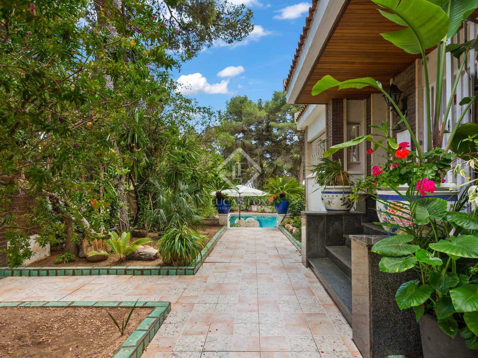 5 sovrum Villa till salu i Castelldefels med pool garage - 1 390 000 € (Ref: 7618055)