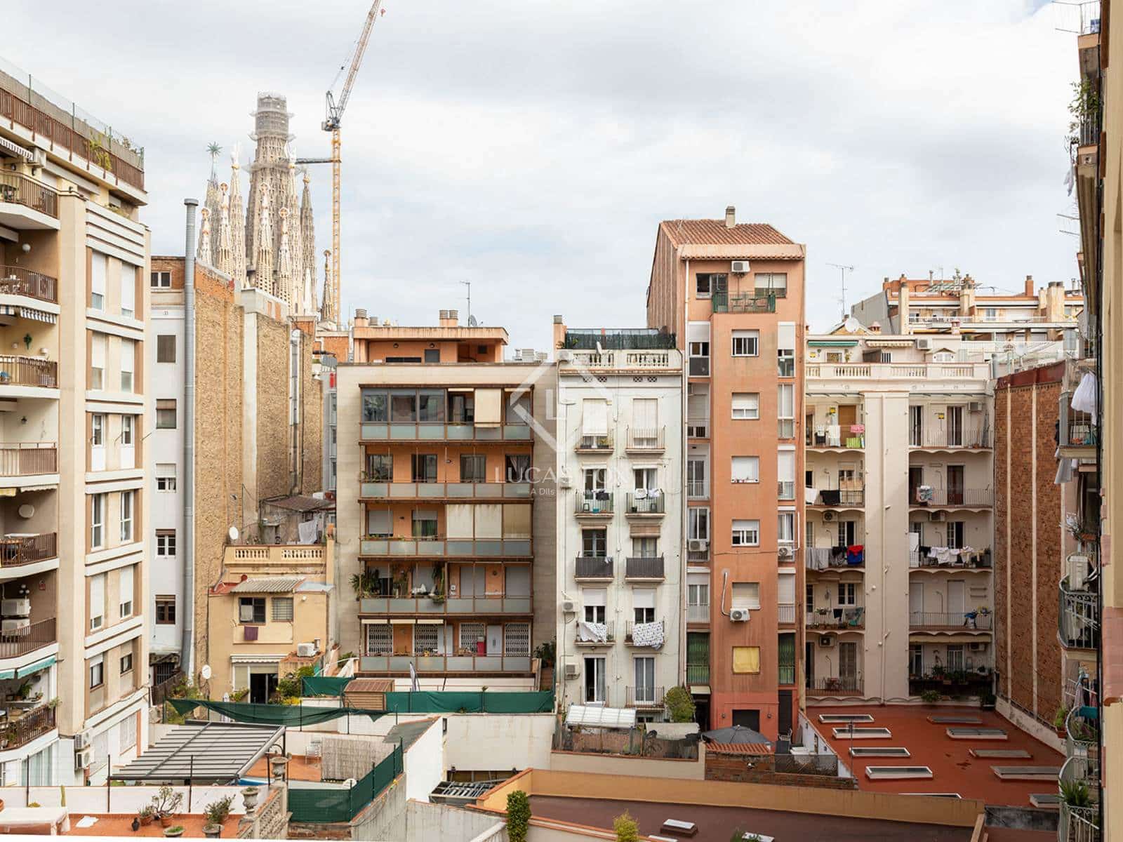 3 bedroom Apartment for sale in Barcelona city - € 995,000 (Ref: 7626091)