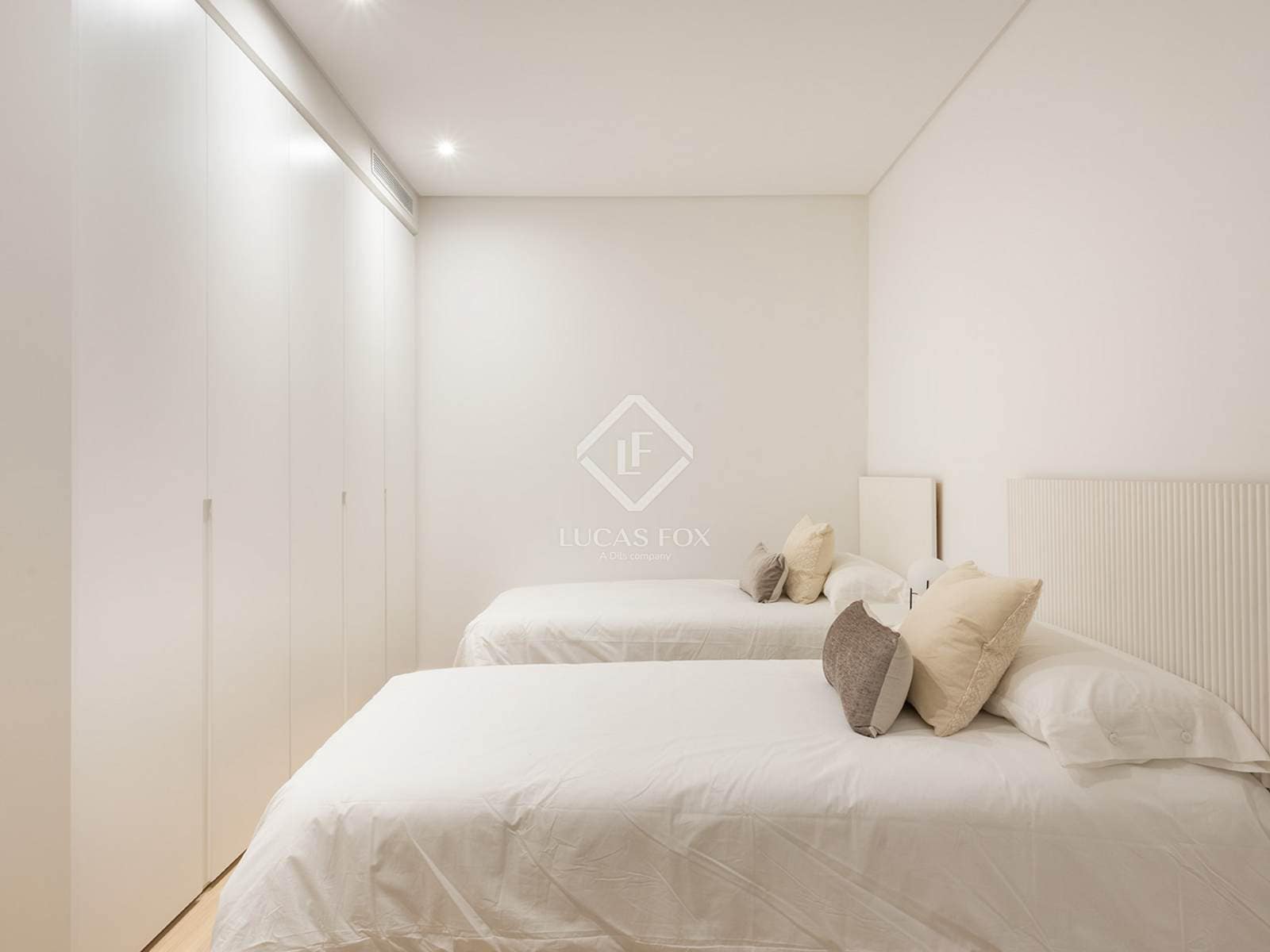 3 bedroom Apartment for sale in Barcelona city - € 995,000 (Ref: 7626091)