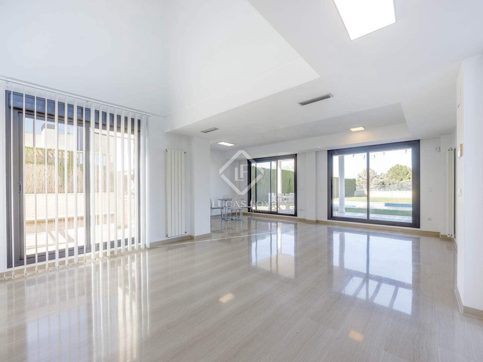 7 bedroom Villa for rent in Betera with pool garage - € 4,500 (Ref: 7626105)