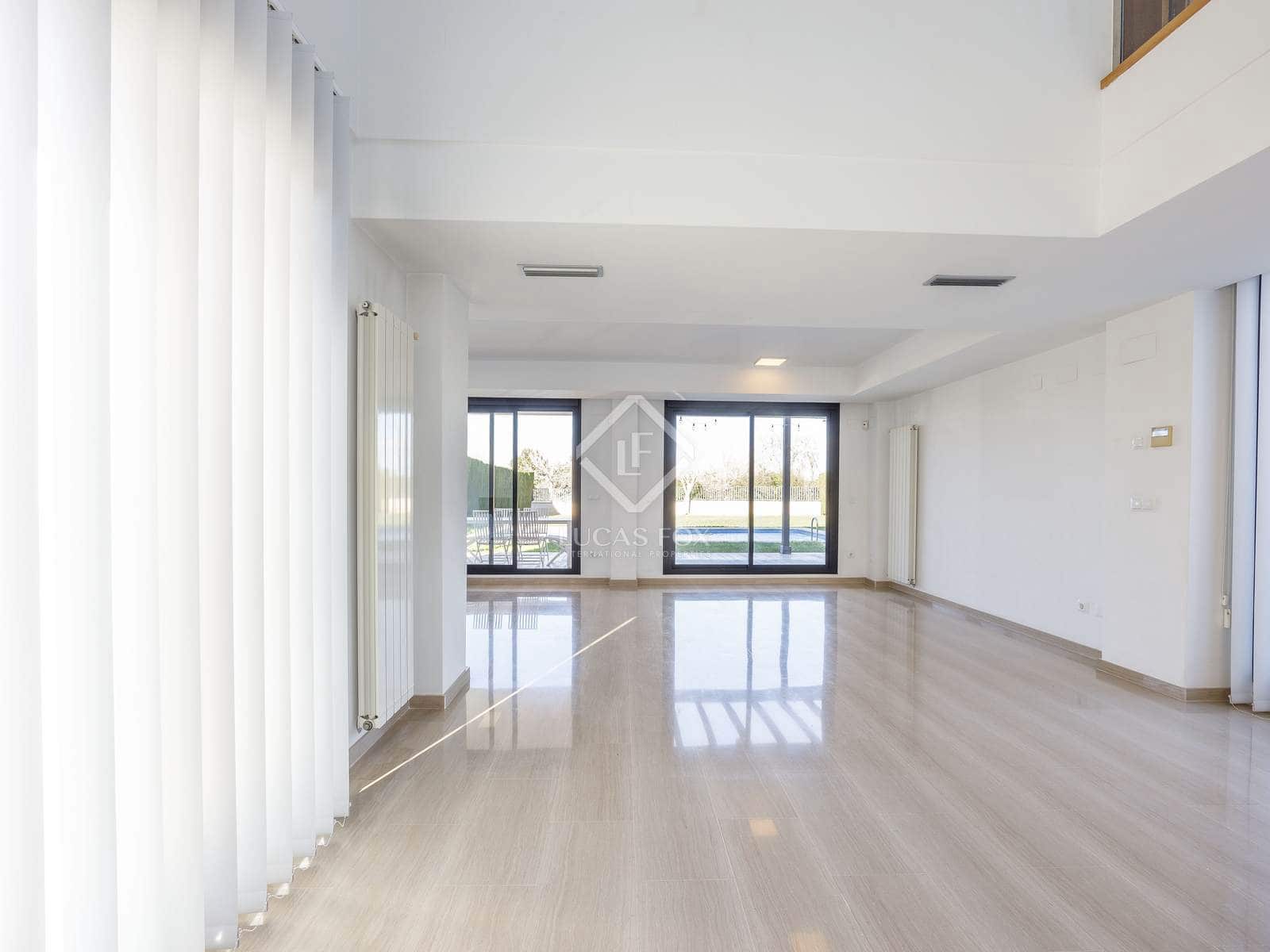 7 bedroom Villa for rent in Betera with pool garage - € 4,500 (Ref: 7626105)